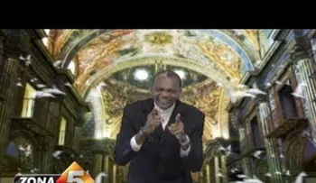 Todos hablan de la forma que oficia misa este sacerdote de R. Dominicana; Wepa