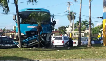 Dos muertos y 4 heridos en accidente frente a Megacentro
