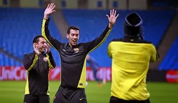 El Barça aterriza en París con lluvia y se entrena esta tarde