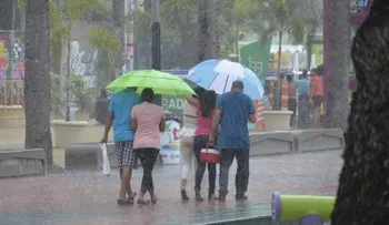 Las lluvias seguirán hasta el jueves y continuará sensación calurosa 