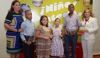 Banco de Reservas entrega 12 premios y 24 becas  en Concurso Infantil Pinta la Navidad