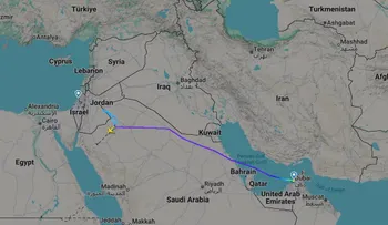 Pasajeros relatan el caos a bordo de un vuelo de flydubai que aterrizó de emergencia en Arabia Saudita