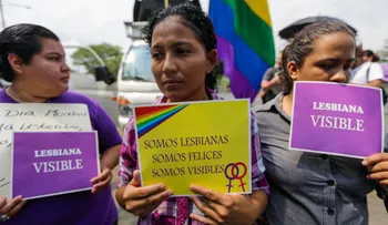 Así celebró el mundo el Día Internacional contra la Homofobia, la Transfobia y la Bifobia