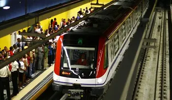Joven se prende fuego en vagón de 2da línea del Metro (Video)