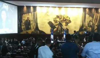 Concluye lectura de la nueva Constitución  