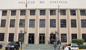Condenan una mujer por 40 llamadas molestosas al 9-1-1