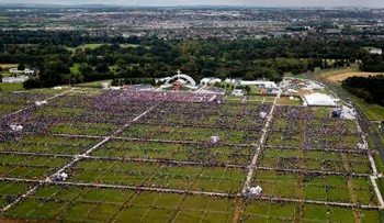 Francisco en Irlanda: fotos aéreas muestran menos asistentes de los esperados a la misa papal