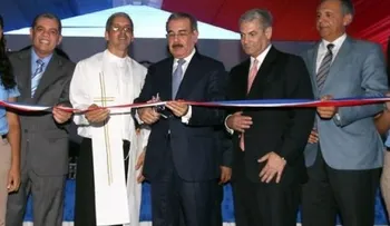 Presidente Medina inaugura 15 escuelas en SD y regiones Sur y Norte 
