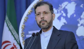 Irán advierte a EEUU que no puede violar su derecho a la libre navegación