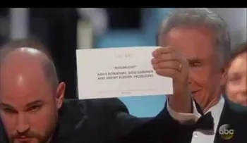 La ceremonia de los Oscar cierra con su propio papelazo; lista de los ganadores (VIDEO)