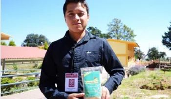  Estudiante mexicano crea polvo empanizador con huevo de chinche de agua 