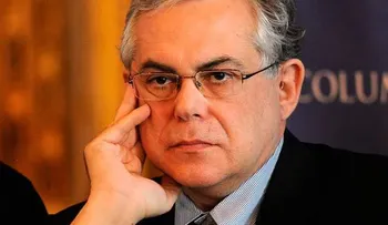 Ex primer ministro griego sobrevive a Atentado con bomba 