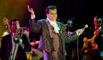 Familia de Juan Gabriel quiere tiempo para vivir su dolor en la intimidad