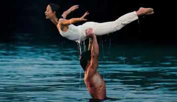 La estrella de "Dirty Dancing" reveló el secreto que escondió Patrick Swayze para la icónica escena del lago