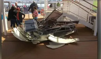 Capitán del crucero de Royal Caribbean que navegó en una tormenta, ¿héroe o villano? (VIDEO)
