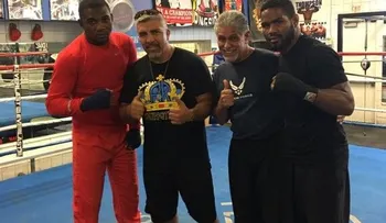 Púgil dominicano Carlos â??Caballo broncoâ?Adames entrena en California