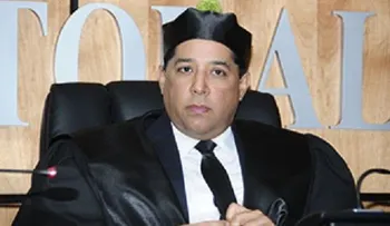 Juez del TSE destaca regulaciones sobre el sufragio pasivo