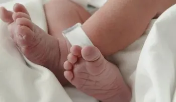 Un bebé de 11 meses muere asfixiado
