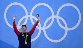 Michael Phelps se cuelga dos medallas más en una jornada de oro para EE.UU.