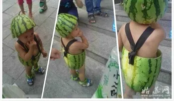 Niños usan trajes hechos de sandía para refrescarse