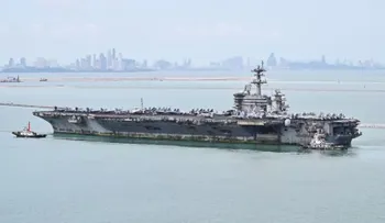 El portaaviones USS Abraham Lincoln atraca en Tailandia tras más de ocho meses en el mar