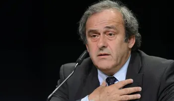 Platini retira su candidatura a la presidencia FIFA