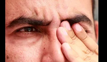  Inventan un pegamento que permite curar heridas en los ojos 