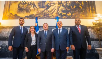 Ministro Paliza juramenta nuevos viceministros en el Minpre