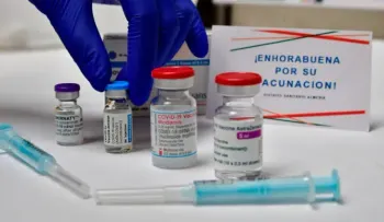 Las vacunas no generan proteínas tóxicas que se propagan por el cuerpo