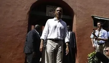 Obama considera a Mandela su "héroe" y defiende la homosexualidad en África