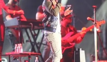 Prince Royce llena de romanticismo y bachata pop al Estadio Olímpico