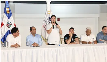 Alexa Grasso lidera clínica de MMA en RD