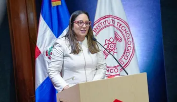 Amanda Curiel resalta la unión entre comunicación digital y tradicional