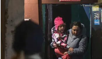 Otra opción corta:  Rusia y Ucrania aumentaron sus ataques aéreos