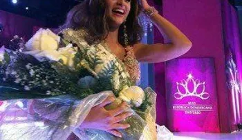 Clarissa Molina es coronada Miss República Dominicana Universo 2015 	