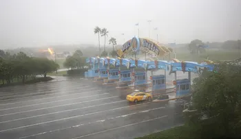 Cierran parques de Disney World hasta el lunes, por huracán Irma