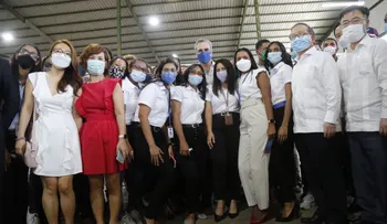 Presidente Abinader inaugura empresas en la Zona Franca de Navarrete