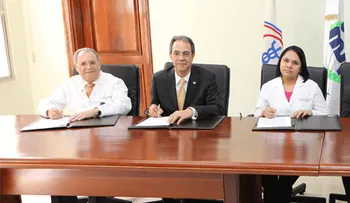 Fundación Popular otorga equipos a la Maternidad La Altagracia