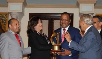 Gobierno entrega Premio Nacional a la Calidad a hospital Juan Bosch de La Vega