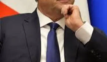 Hollande replica que ha recortado sus gastos a los reproches por su peluquero