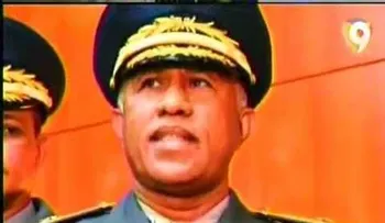 Asistente de ex jefe PN  quiere presentar pruebas y termina más enredado (VIDEO)