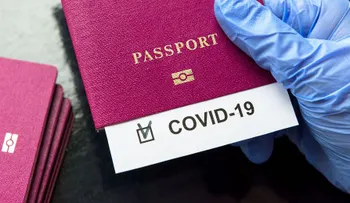Nueva York lanza el primer "pasaporte COVID-19" de EEUU para acceder a eventos