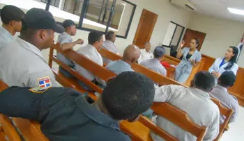 Fiscalia de Hato Mayor imparte taller a policías sobre Código Penal