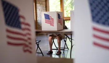 Demócratas se preparan para posibles interferencias de Trump en las elecciones de noviembre