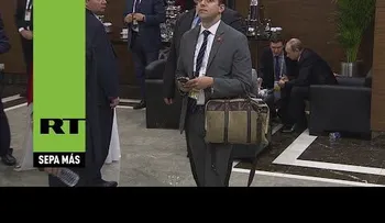 Un tipo espia a Putin y Obama durante el G20 (VIDEO)