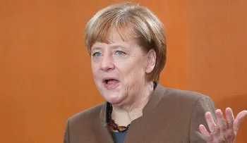Merkel estupefacta cuando Rajoy le dice que Podemos puede ser segunda fuerza (VIDEO)