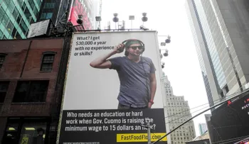 Grupo conservador critica salario de 15 dólares la hora con anuncio en Times Square