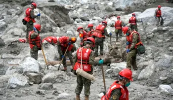Terremoto en la frontera chino-nepalí: el puerto de Gyirong desaparece bajo un paisaje de rocas y lodo