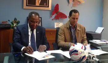 Ministerio Juventud  y Fedofútbol firman convenio 