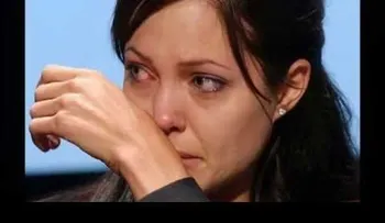 Angelina Jolie ora por un milagro y Dios le responde (VIDEO)